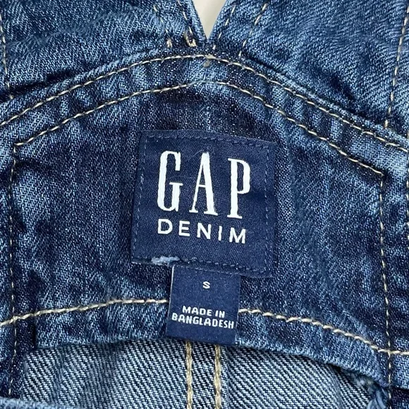 GAP Overalls Shorts Denim LAST CALL ‼️ FINAL CLOSET CLEAR OUT 🚨 - Picture 3 of 3